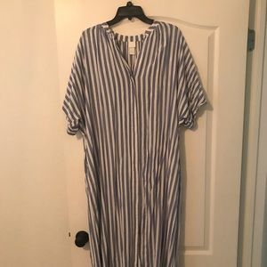 H&M Caftan. Blue & White. Size L